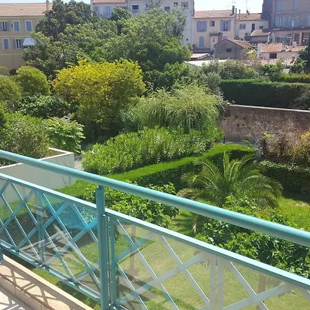 Raphael Centre Lägenhet